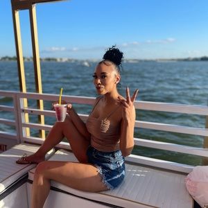 Meet your Posher, Ashley